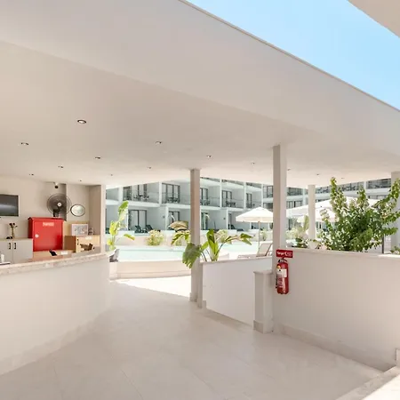 Chic With Balcony Direct Pool Access Apartment Fethiye