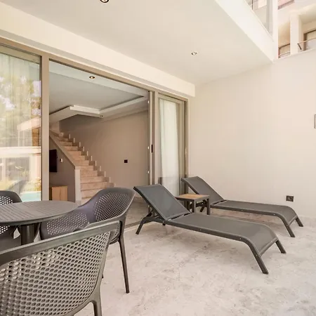 Apartment Chic With Balcony Direct Pool Access Fethiye